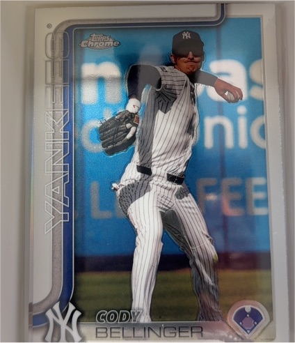 2025 Topps Chrome #83 Cody Bellinger — front