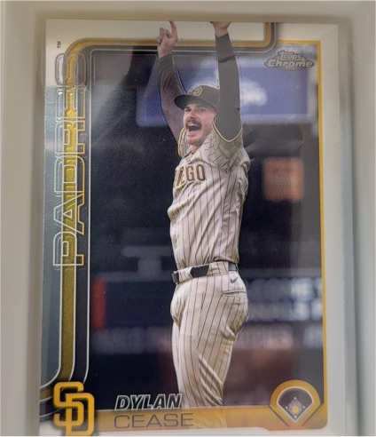 2025 Topps Chrome #212 Dylan Cease — front