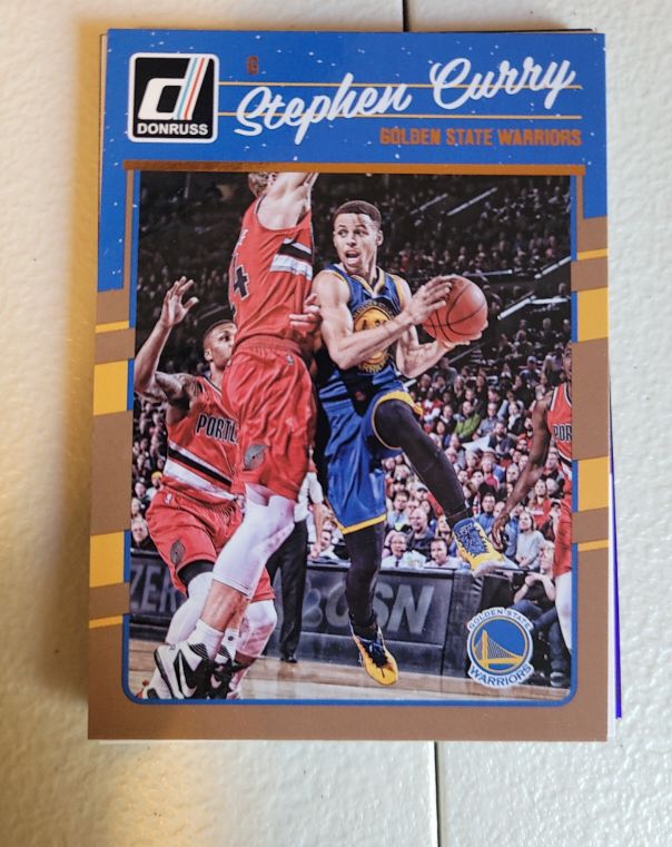 2016-17 Donruss #135 Stephen Curry — front