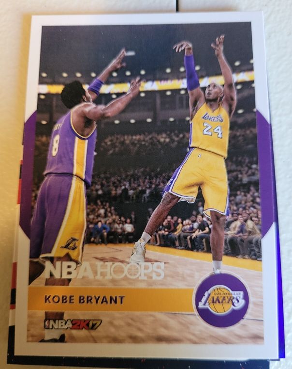 2016-17 Panini NBA Hoops #16 Kobe Bryant — front