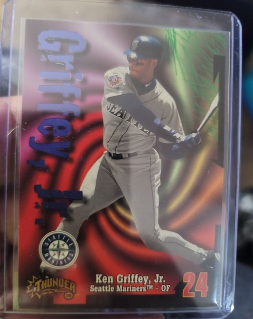 1998 Skybox Circa Thunder #100 Ken Griffey Jr. — front