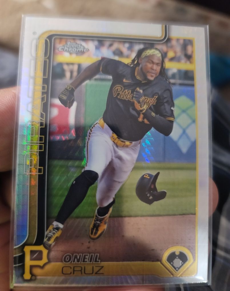 2025 Topps Chrome #252 Oneil Cruz — front