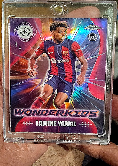 2023 Topps Chrome Wonderkids Lamine Yamal — front