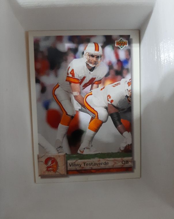 1990 Upper Deck #2 Vinny Testaverde — front