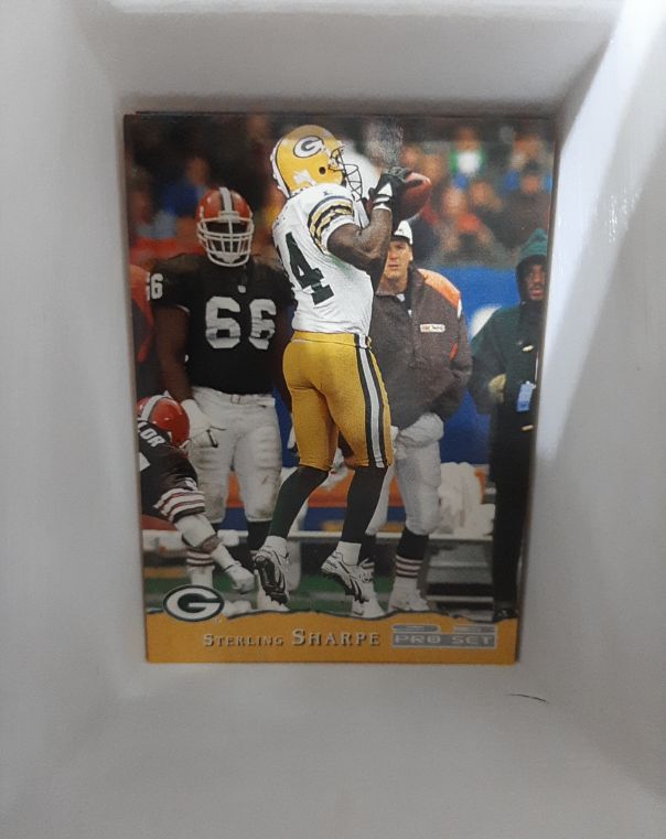 1990 Pro Set #14 Sterling Sharpe — front