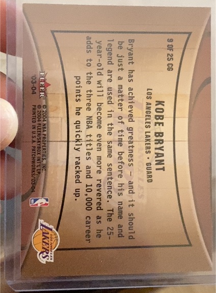 2004 Fleer #9 Kobe Bryant — front