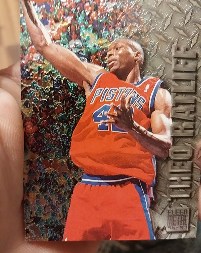 1996-97 Fleer Metal #30 Theo Ratliff — front