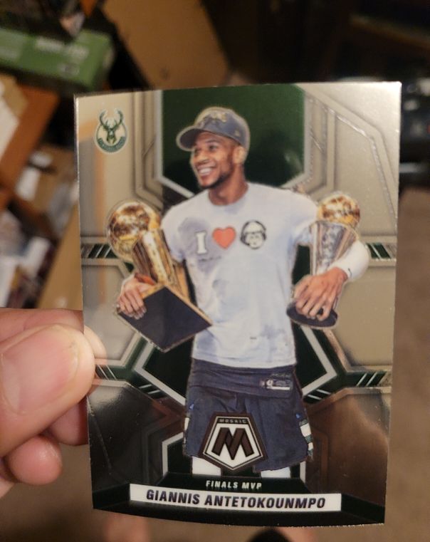 2021-22 Panini Mosaic #296 Giannis Antetokounmpo Finals MVP — front