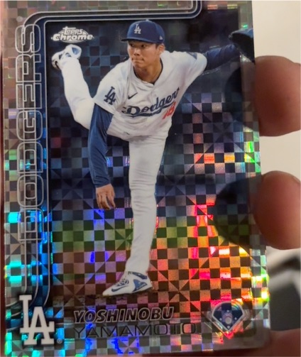 2025 Topps Chrome #179 Yoshinobu Yamamoto — front