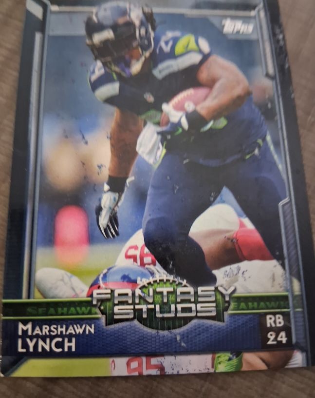 2015 Topps #330 Marshawn Lynch — front