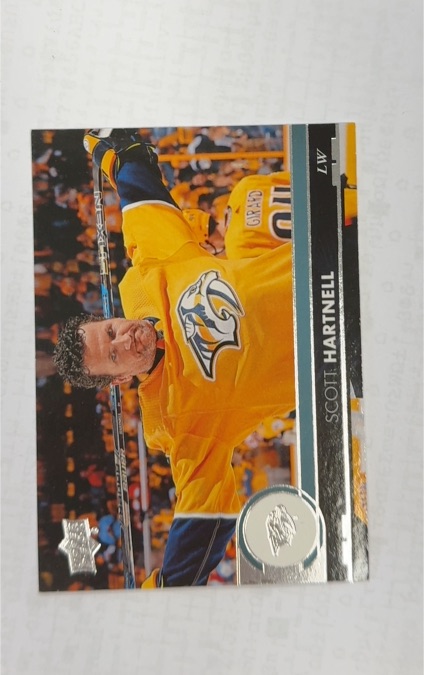 2017-18 Upper Deck #359 Scott Hartnell — front