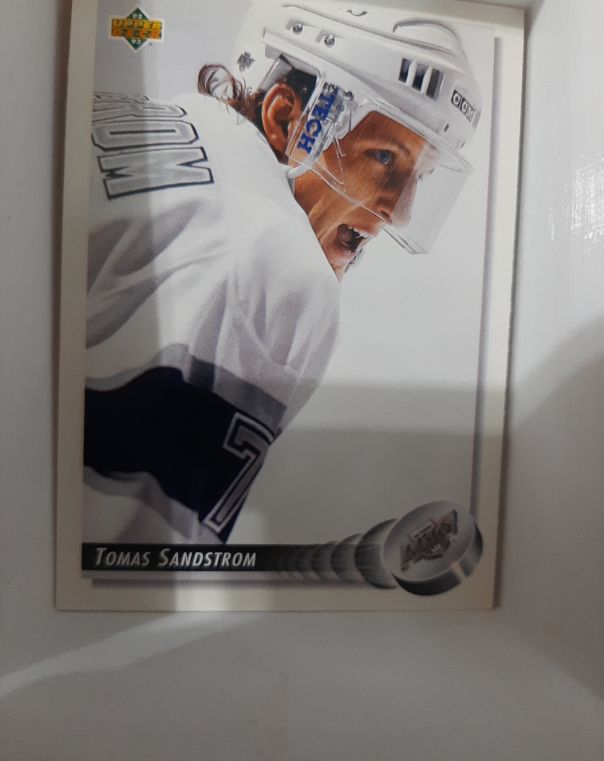 1992-93 Upper Deck #424 Tomas Sandstrom — front