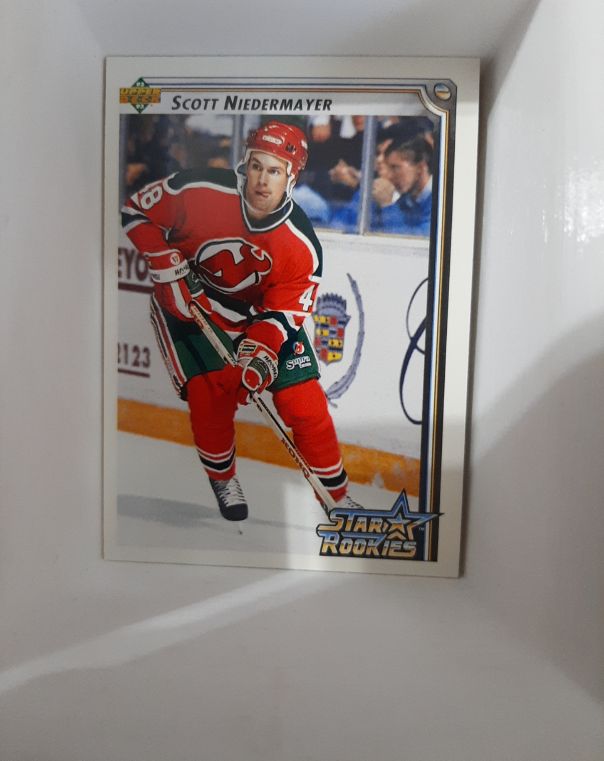 1992-93 Upper Deck #406 Scott Niedermayer — front