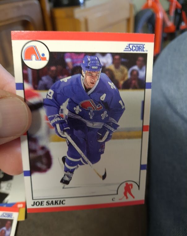 1990-91 Score #8 Joe Sakic — front