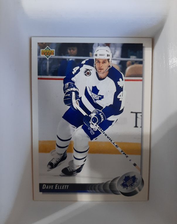 1992-93 Upper Deck #214 Dave Ellett — front