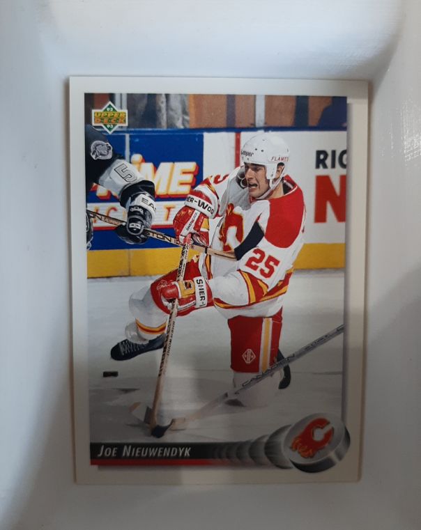 1992-93 Upper Deck #116 Joe Nieuwendyk — front