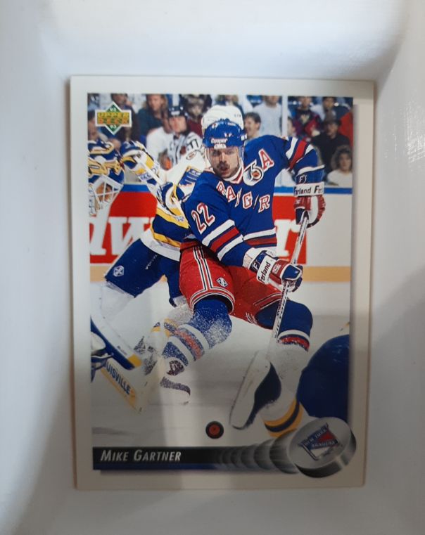 1992-93 Upper Deck #126 Mike Gartner — front