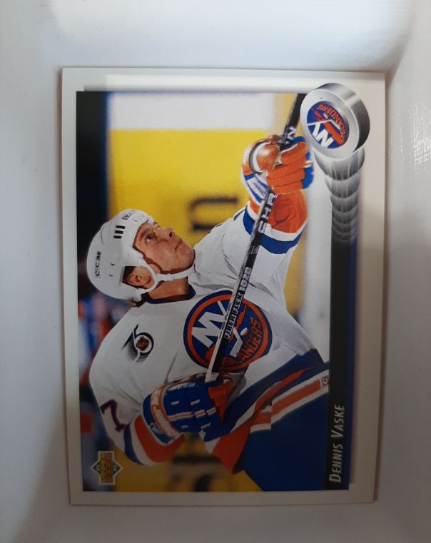 1992-93 Upper Deck #50 Dennis Vaske — front