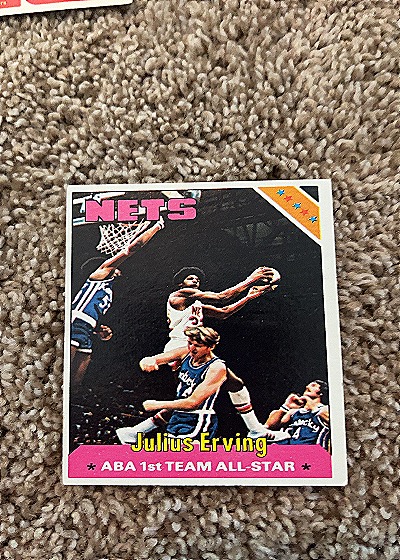 1975-76 Topps #300 Julius Erving — front