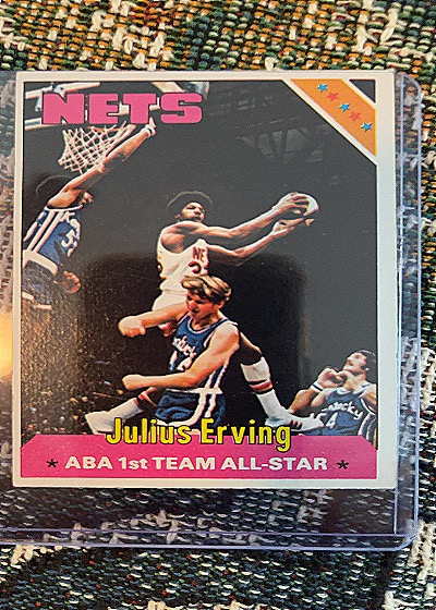1975-76 Topps #300 Julius Erving — front
