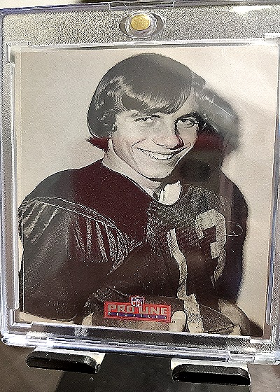 1993 Pro Line Profiles #560 Joe Montana — front