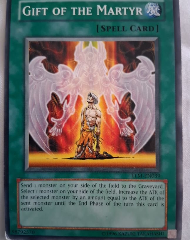 Yu-Gi-Oh! The Lost Millennium #TLM-EN039 Gift of the Martyr — front