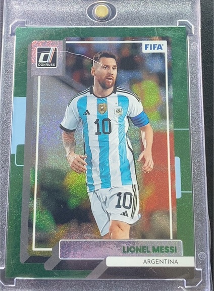 2022-23 Donruss Soccer #10 Lionel Messi — front