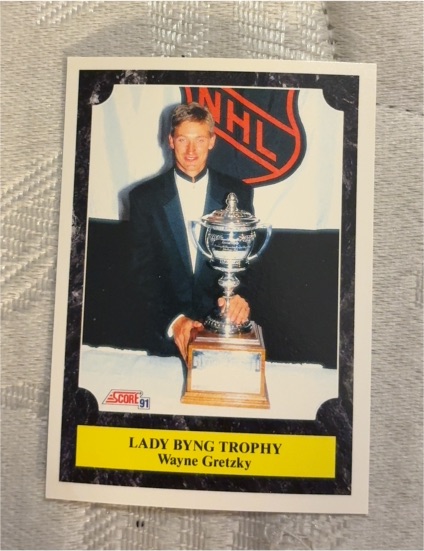 1991 Score #324 Wayne Gretzky Lady Byng Trophy — front
