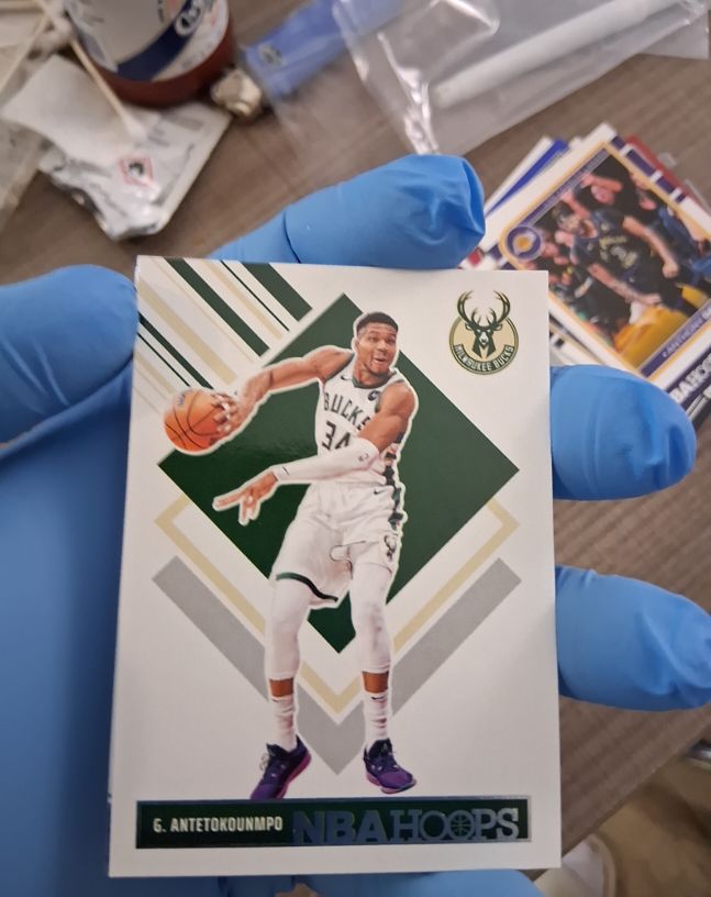 2024-25 Panini NBA Hoops #285 Giannis Antetokounmpo — front