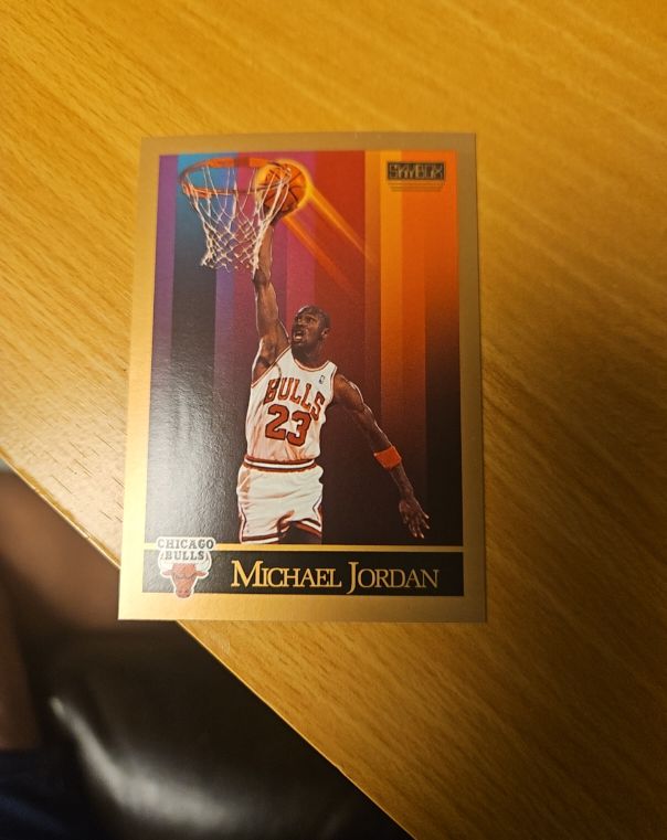 1990-91 SkyBox #41 Michael Jordan — front