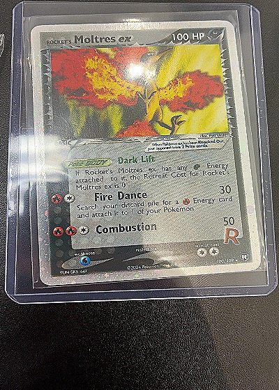 2003 Pokemon Team Rocket Returns #4 Rocket's Moltres ex — front