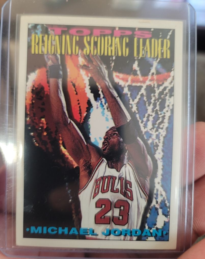1994 Topps #384 Michael Jordan Reigning Scoring Leader — front