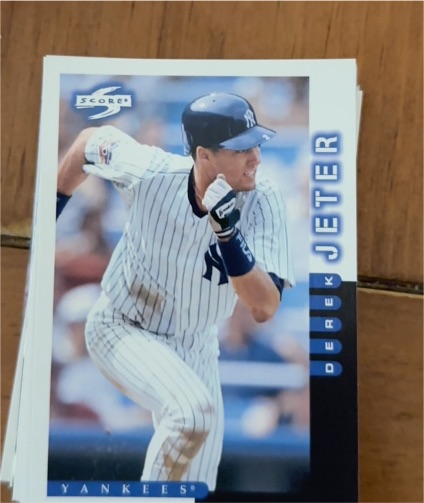 1998 Score #22 Derek Jeter — front