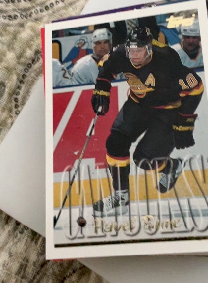 1995 Topps #10 Pavel Bure — front