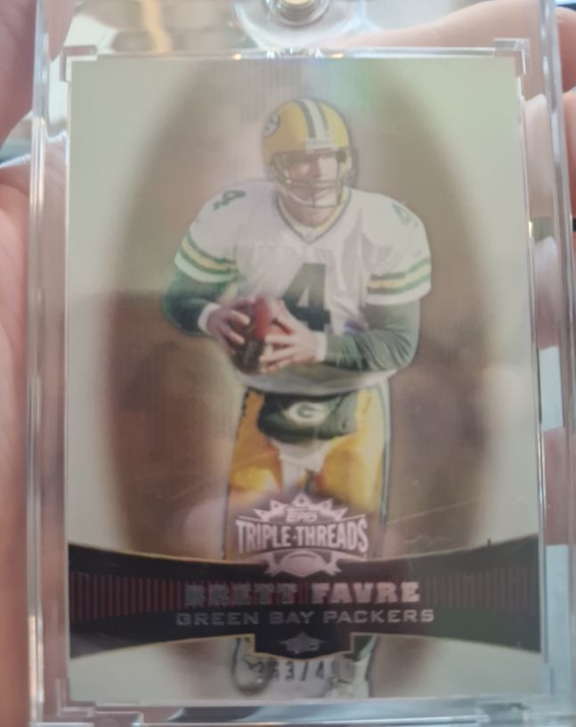 2006 Topps Triple Threads #44 Brett Favre — front