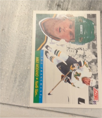 1991-92 Score American #423 Mike Modano — front