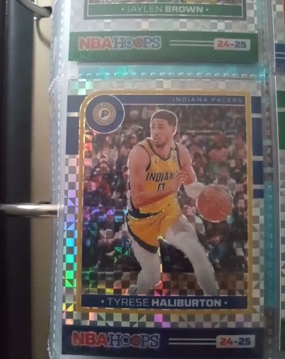2024-25 Panini NBA Hoops #104 Tyrese Haliburton — front