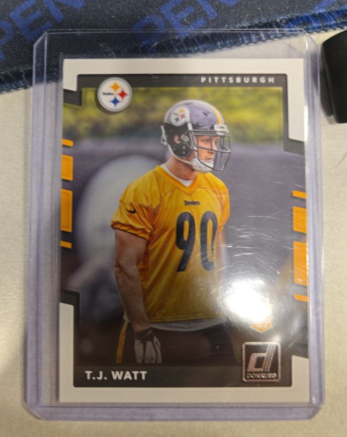 2017 Donruss Optic #122 T.J. Watt — front