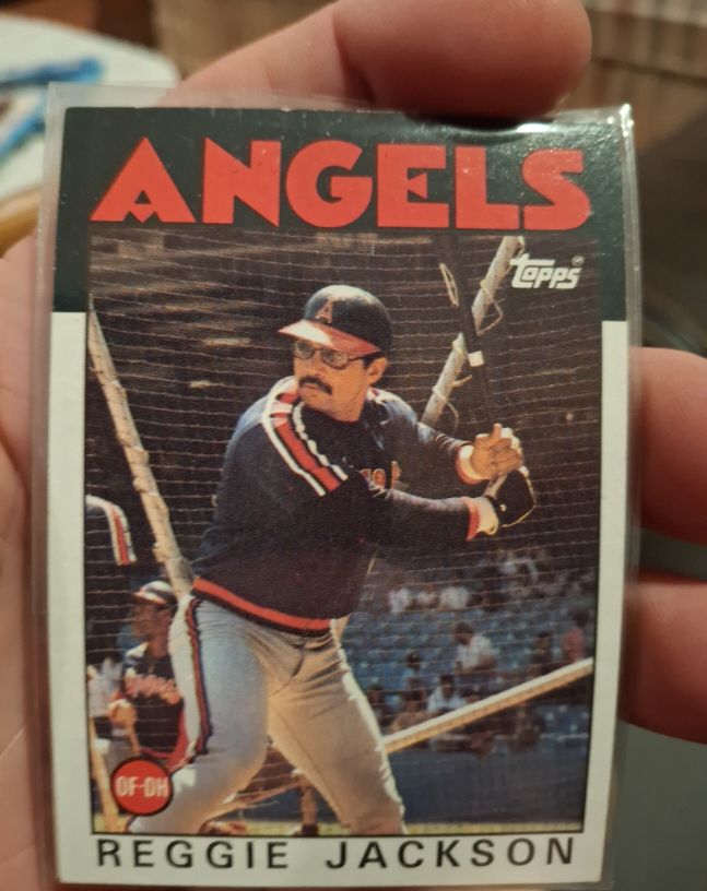 1986 Topps #700 Reggie Jackson — front