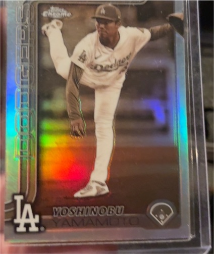 2025 Topps Chrome #179 Yoshinobu Yamamoto — front