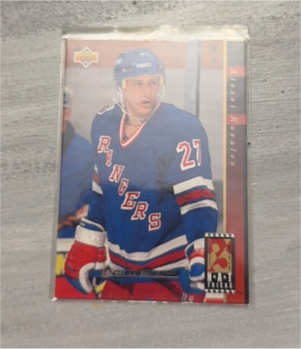 1993-94 Upper Deck Hat Tricks #HT7 Alexei Kovalev — front