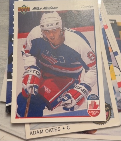 1991-92 Upper Deck #32 Mike Modano — front