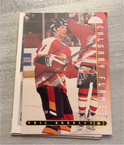 1995-96 Leaf #141 Phil Housley — front