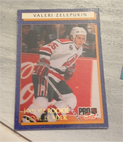 1992-93 Pro Set Rookie Goal Leader #10 Valeri Zelepukin — front