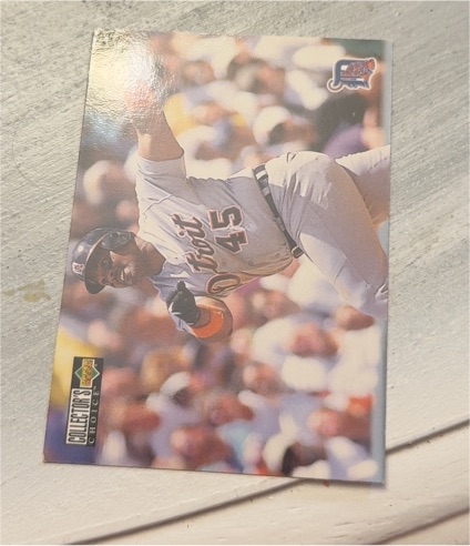 1994 Upper Deck Collector's Choice #45 Tony Gwynn — front
