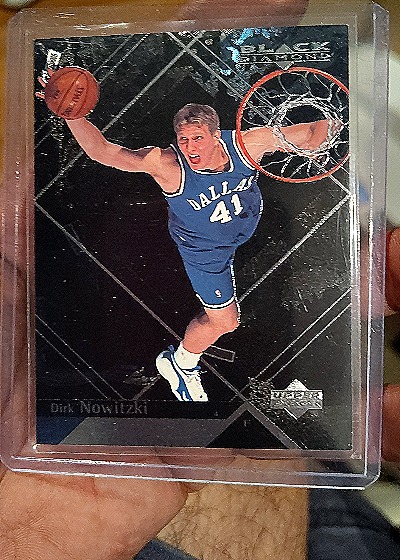 1999-00 Upper Deck Black Diamond #17 Dirk Nowitzki — front