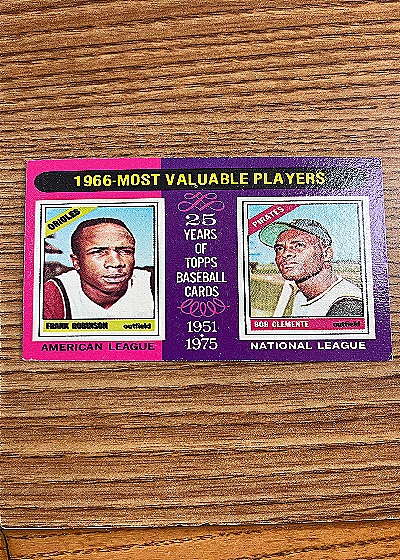 1975 Topps #204 1966 MVPs Frank Robinson & Roberto Clemente — front