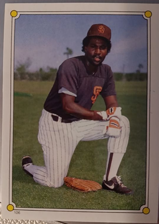 1987 Topps Stickers #106 Tony Gwynn — front
