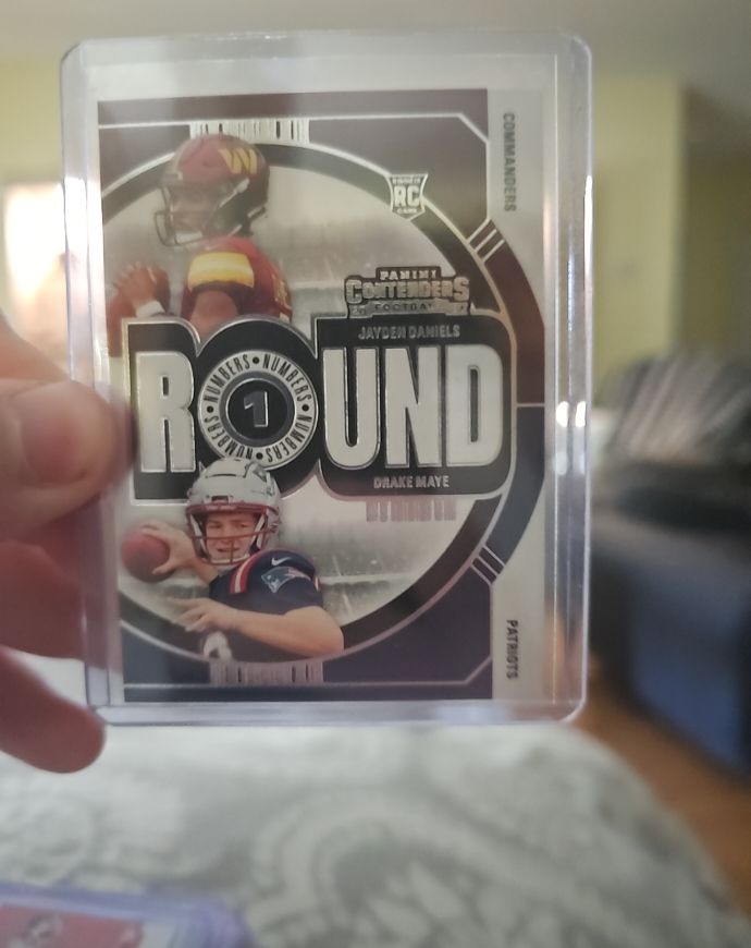 2024 Panini Contenders Round Numbers #1 Jayden Daniels/Drake Maye — front