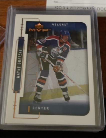1999-00 Upper Deck MVP #1 Wayne Gretzky — front